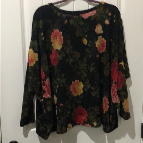 Floral flowy top - Picture 4 of 4